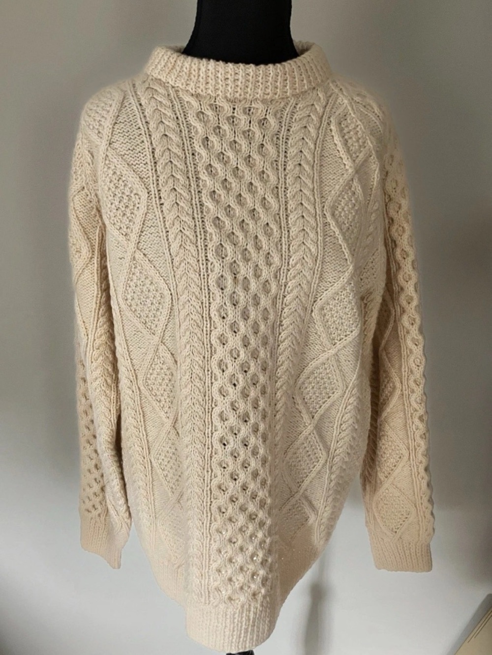 100% Irish Wool Oatmeal/Cream Cable Knit Sweater Large Unisex